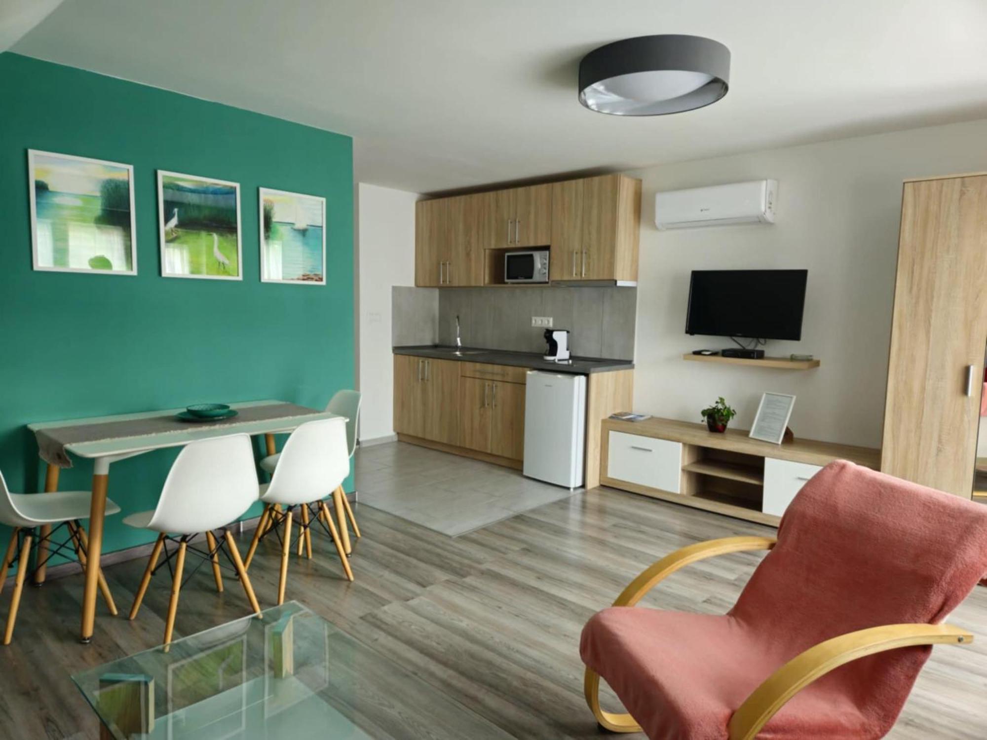 Eva Apartman ヘーヴィーズ エクステリア 写真